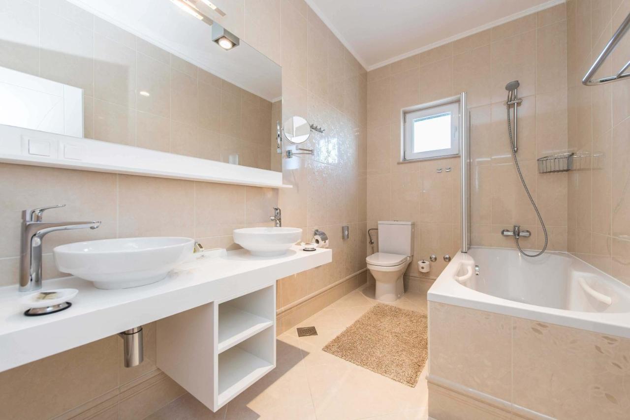 Kings View Sarkic Apartment Novalja Exterior photo
