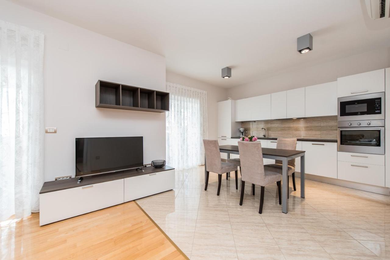 Kings View Sarkic Apartment Novalja Exterior photo